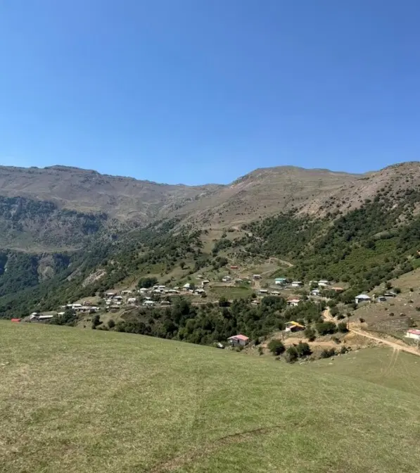 زمین کوهستانی رضوانشهر