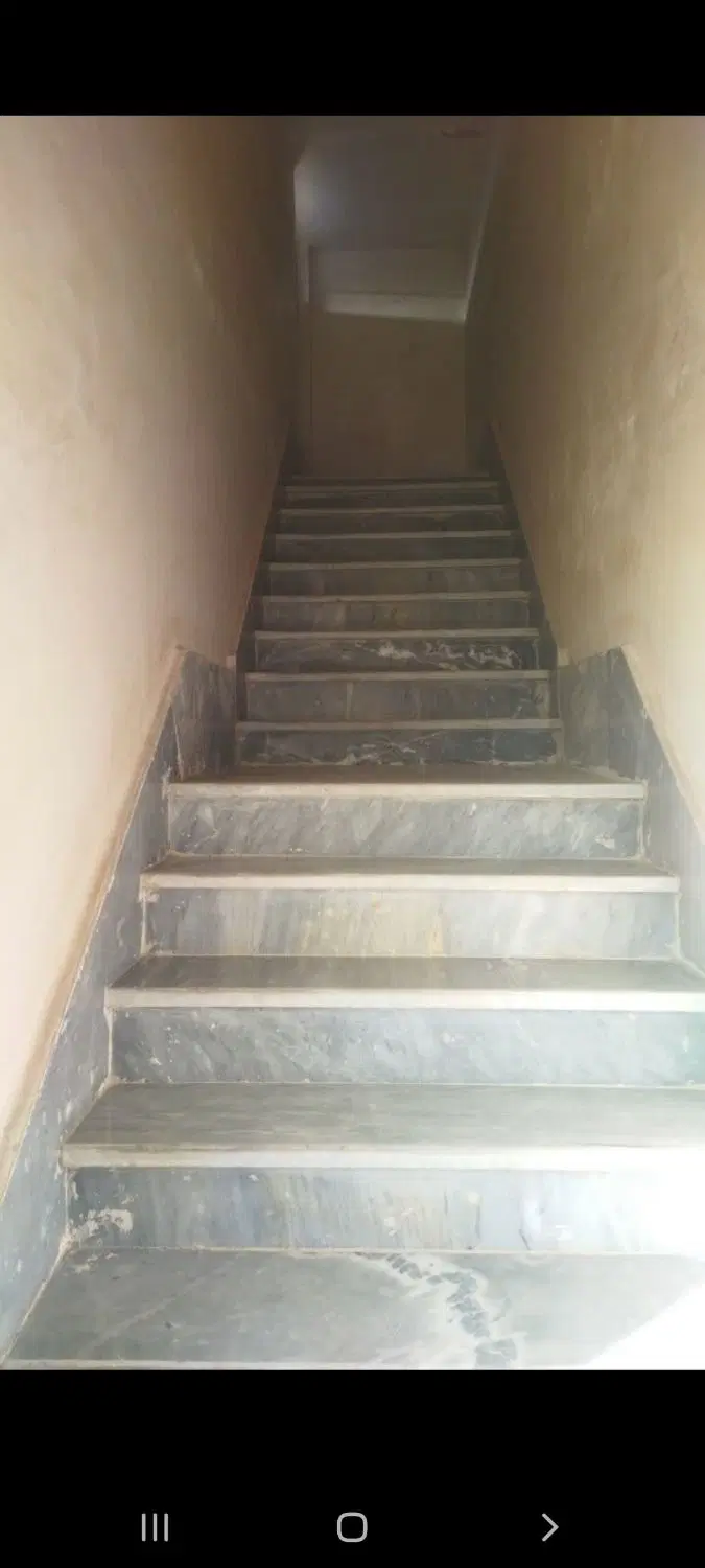 واحد سه نبش ۱۳۰ متری نیشکر مهدیس تجاری مسکونی