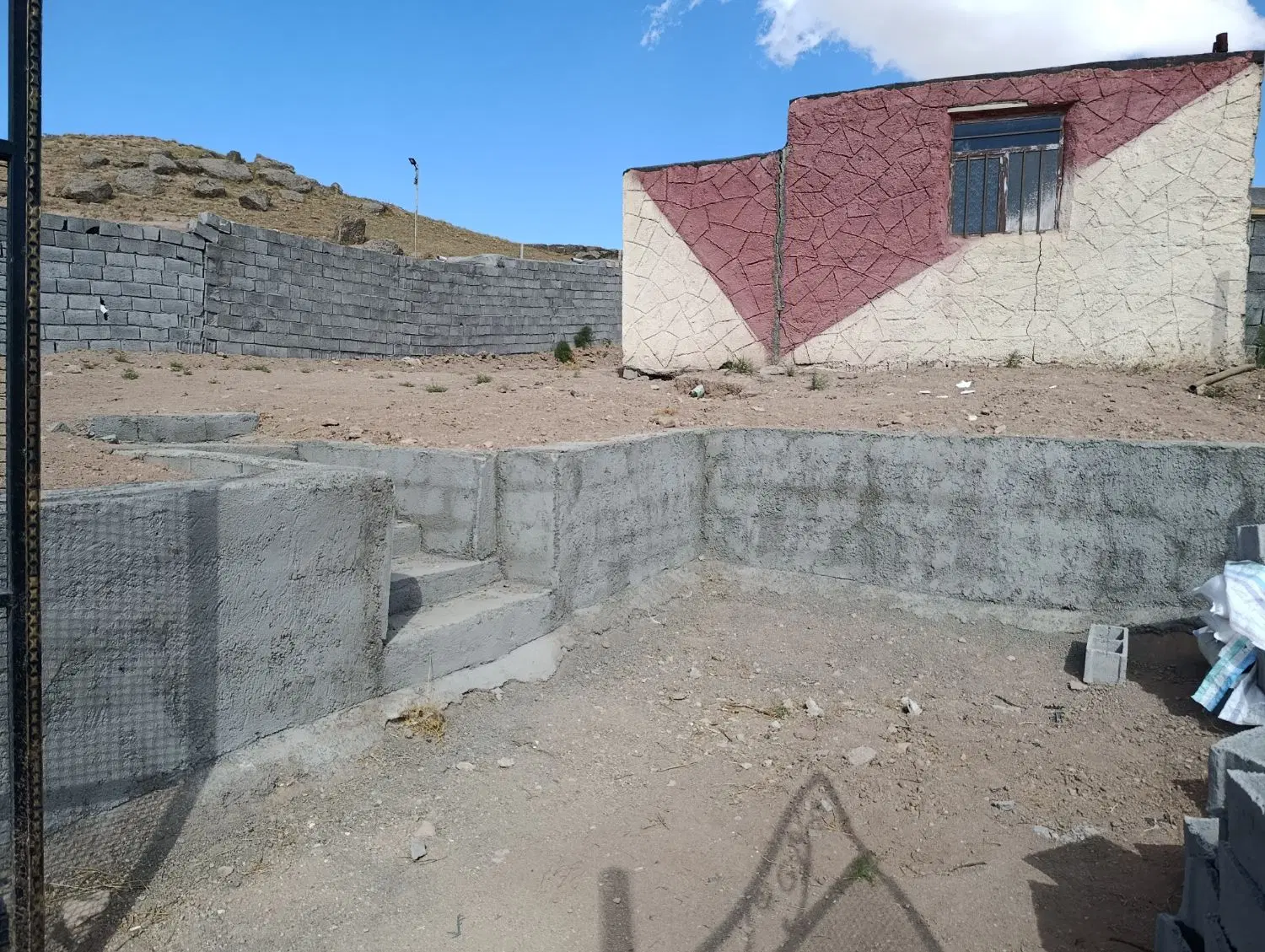 خانه باغ در روستای که