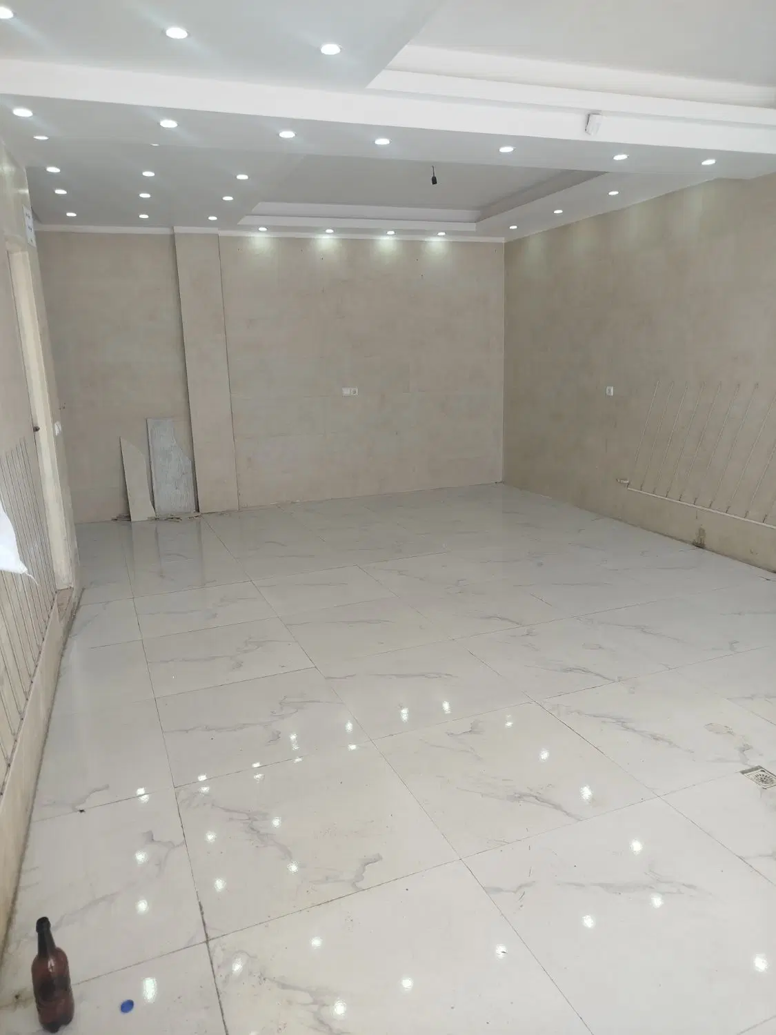 اجاره مغازه حدوداً ۶۰ متر