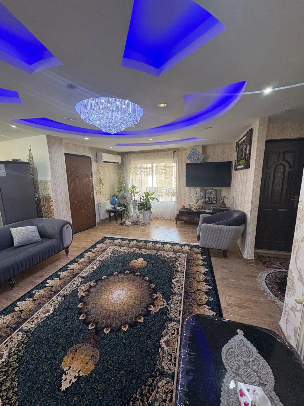 فروش آپارتمان ۸۳ متری ۲ طبقه ۴ واحد