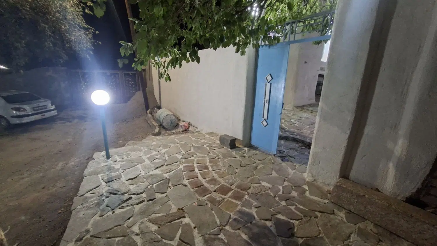 خونه سنتی بومگردی پای کوه اندیس(هندس)