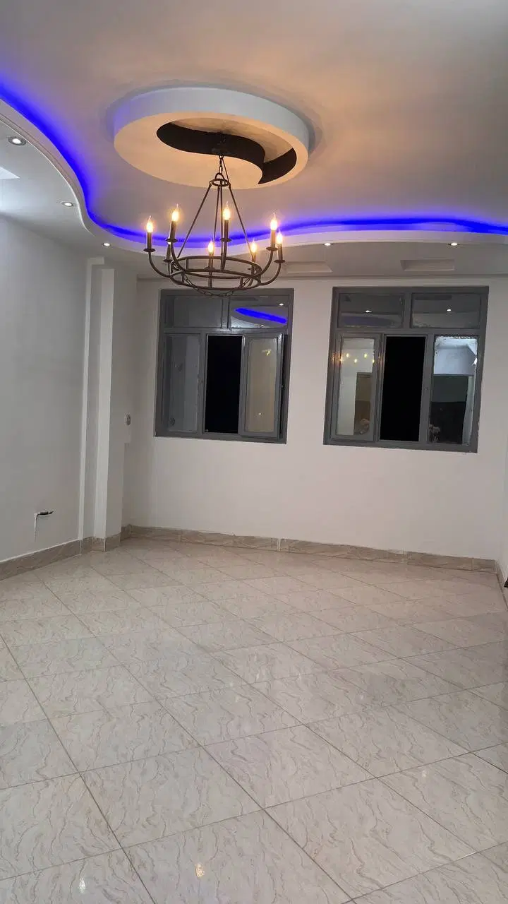 آپارتمان ۸۵ متری تمیز بازسازی شده