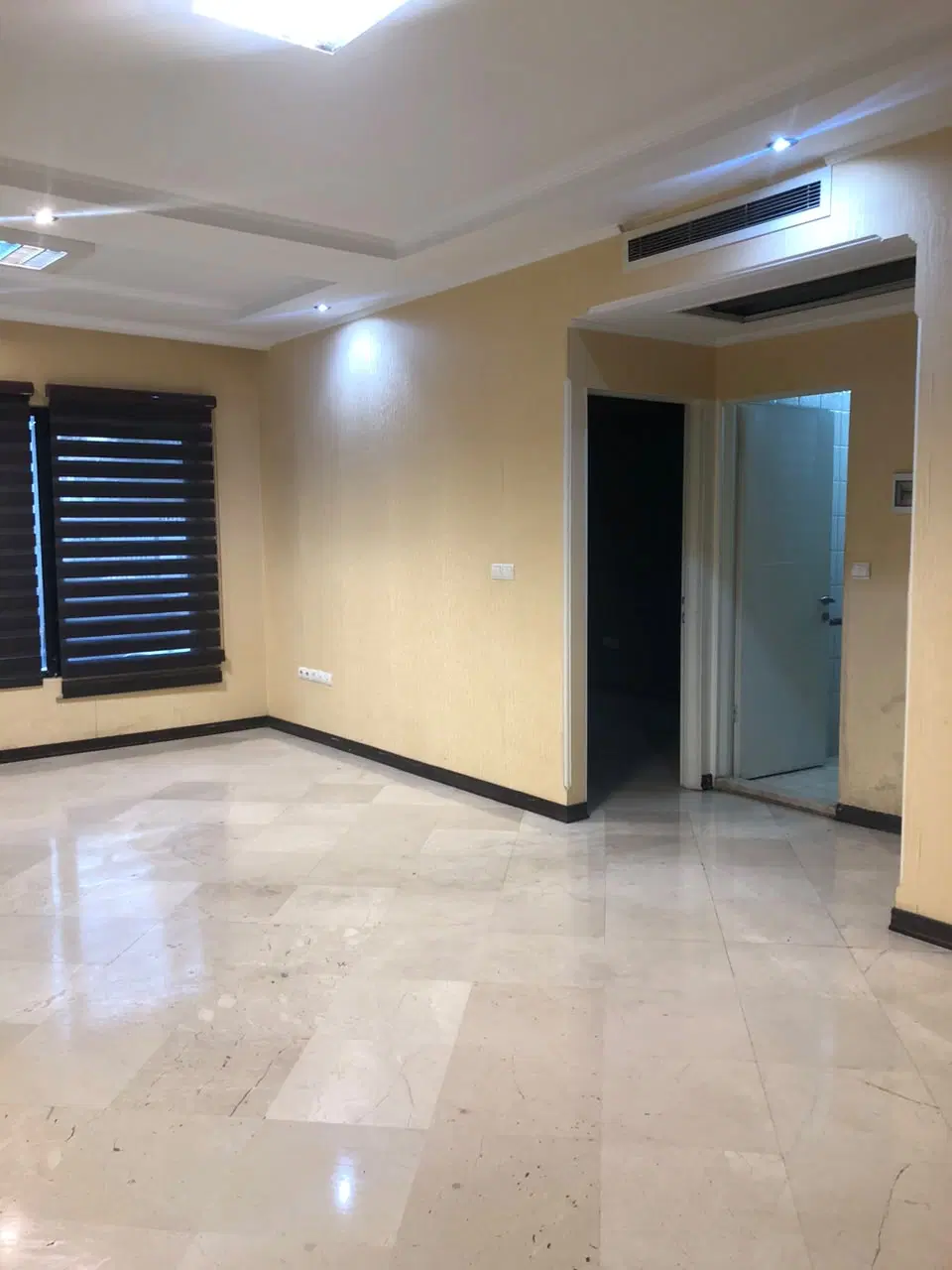 ۵۴ متر در خیابان هویزه پارکینگ و انباری