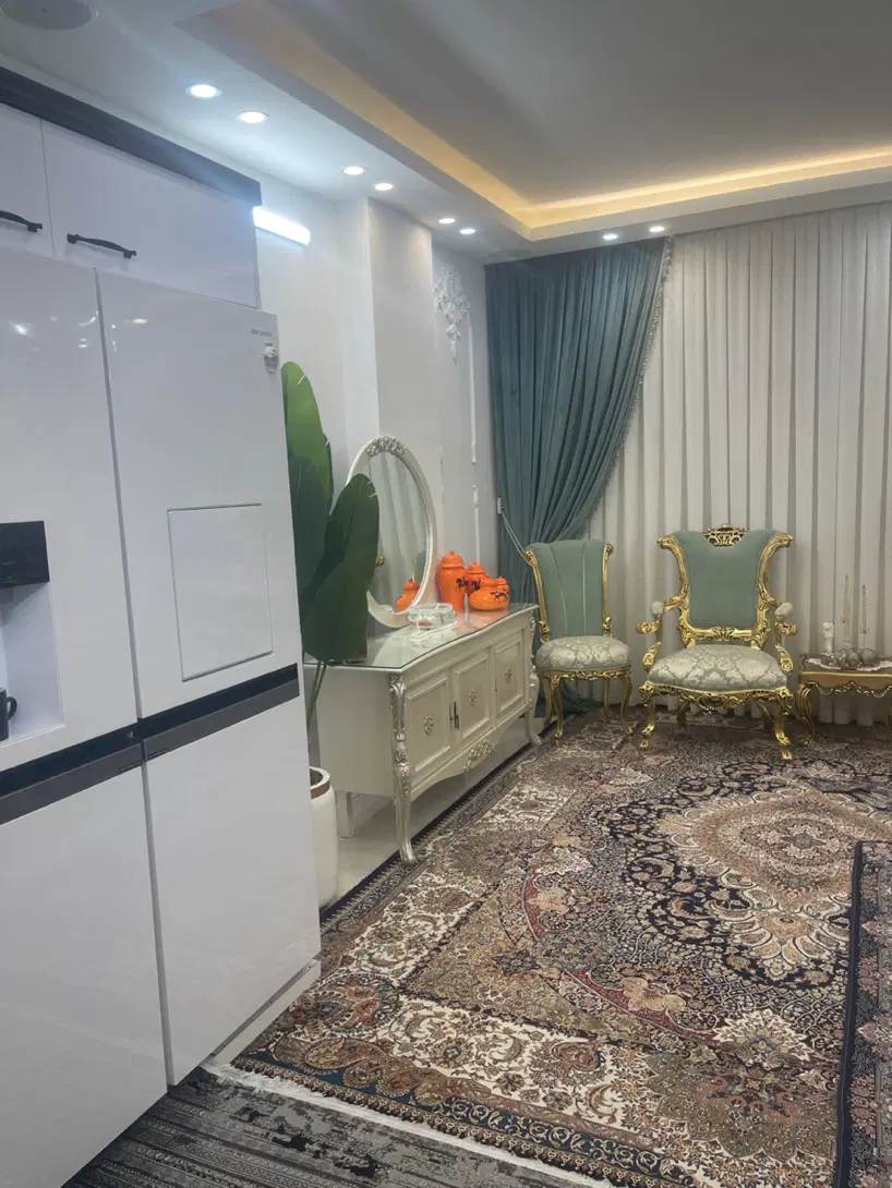 اپارتمان۹۰ متری ( فوق العاده شیک ) پارکینگ آسانسور