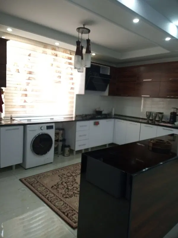 واحد ۱۱۰ متری بسیار شیک و تمیز