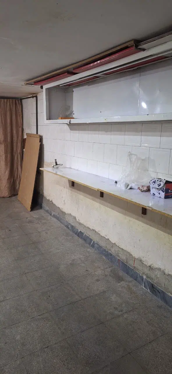 یک باب پارکینگ بعنوان انباری