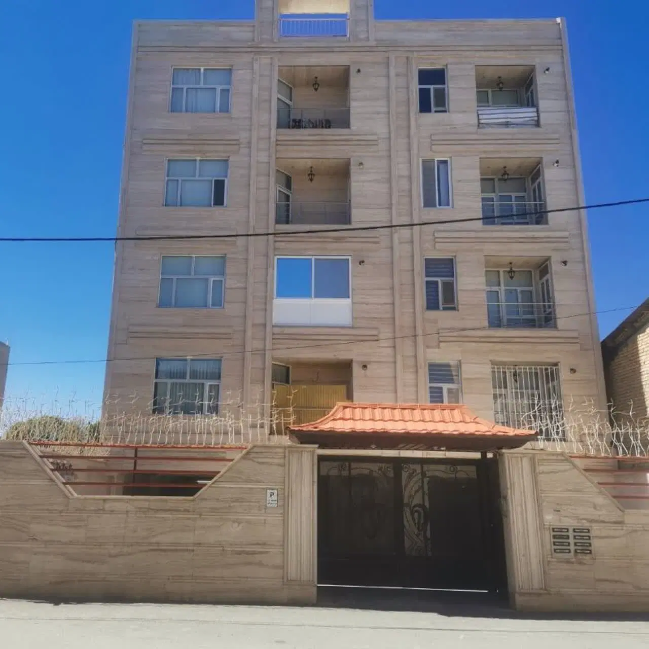 فروش آپارتمان گلپایگان میدان فردوسی