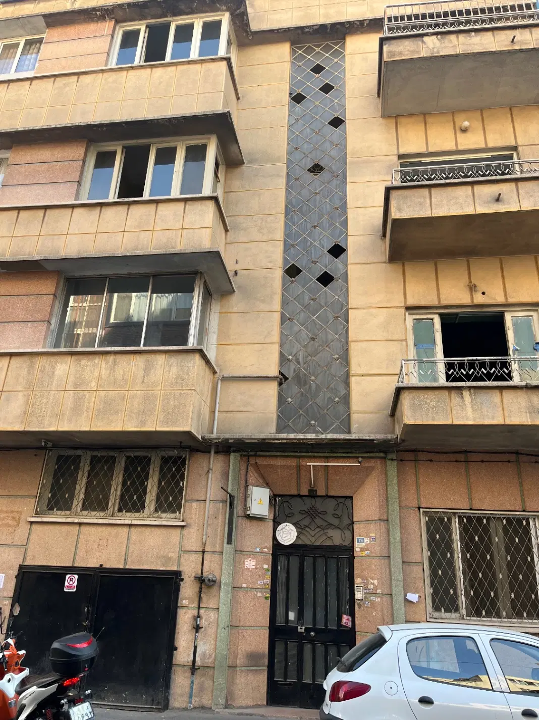 خانه در ۳ طبقه