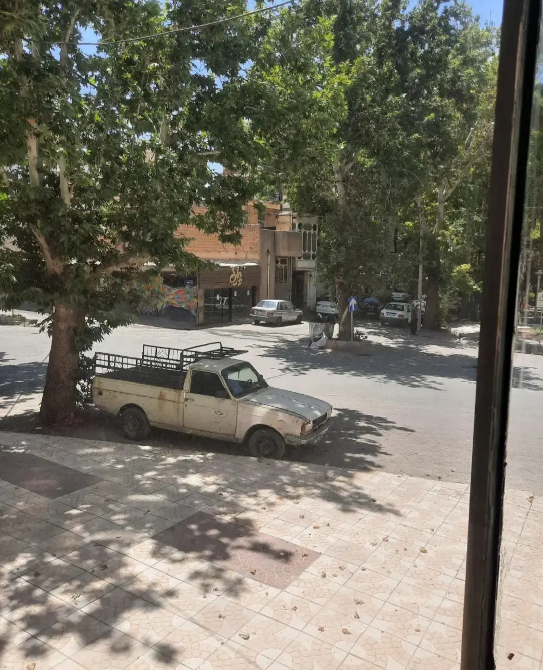 مغازه بر پارک کودک