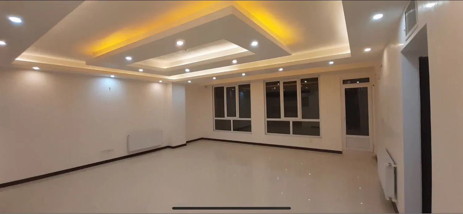 واوان ۱۵۰ متر حیاط دار
