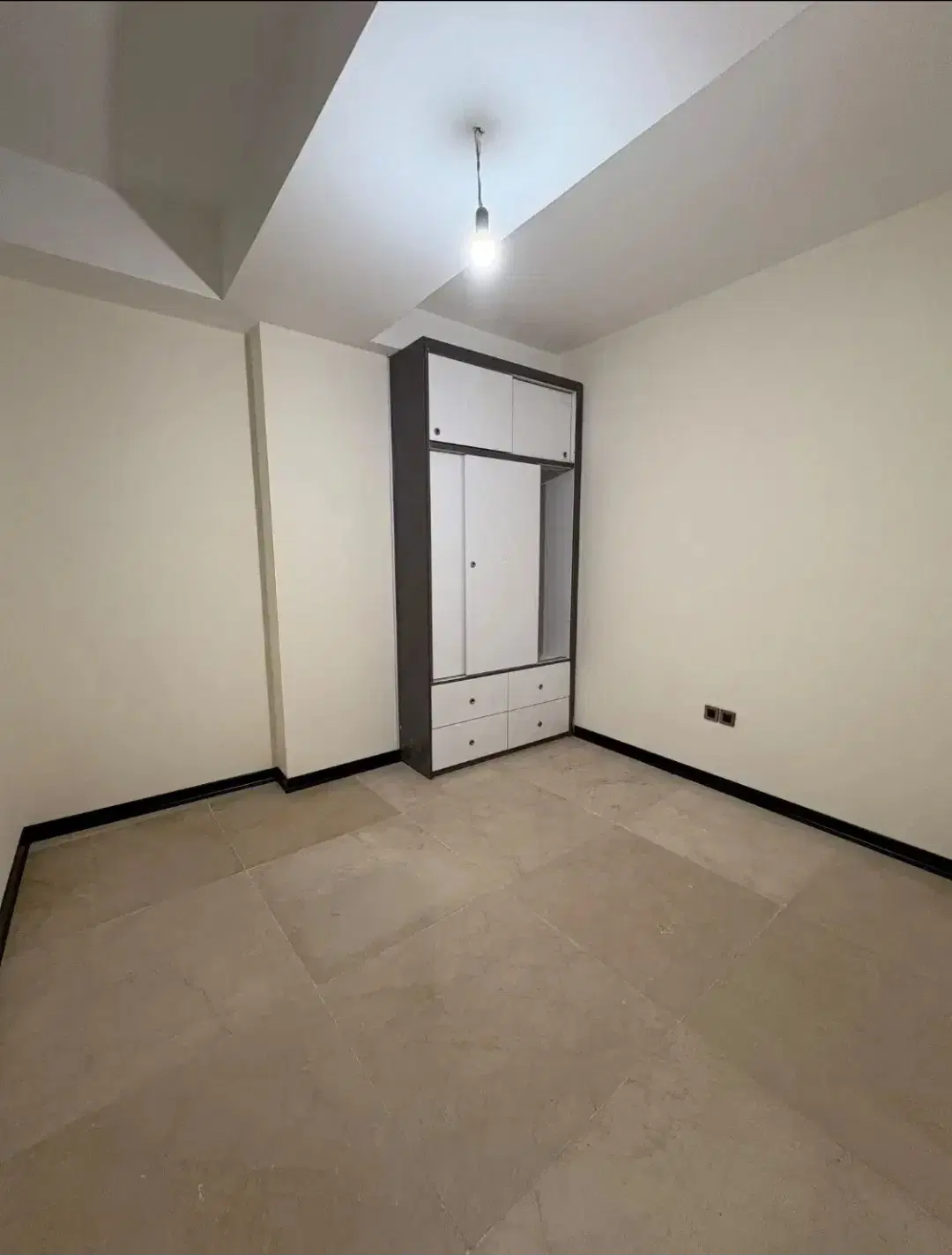 105متر _فول امکانات_2خوابه_تاپ لوکیشن_مشتاق اول