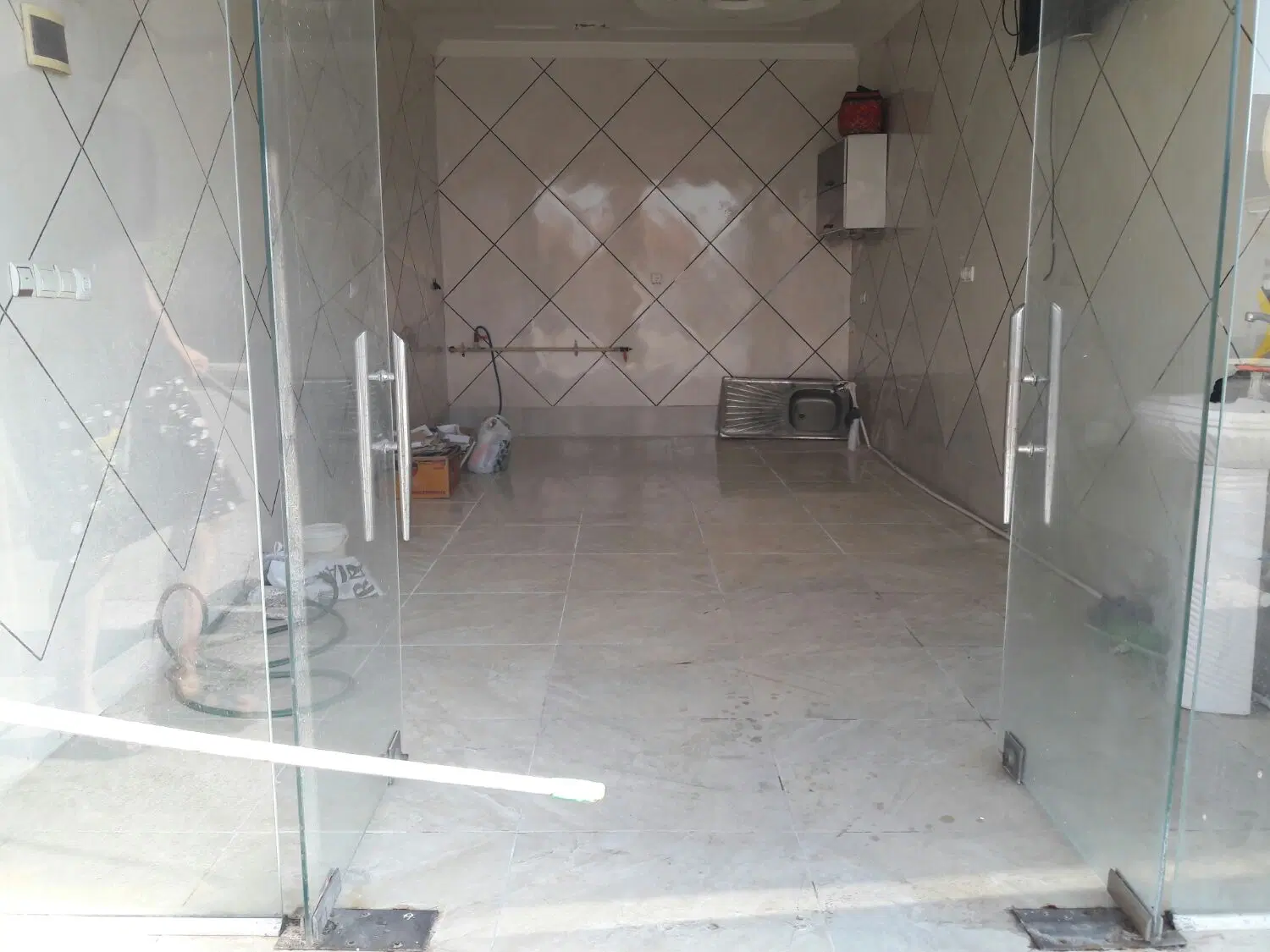 واگزاری یک باب مغازه برای کرایه دادن