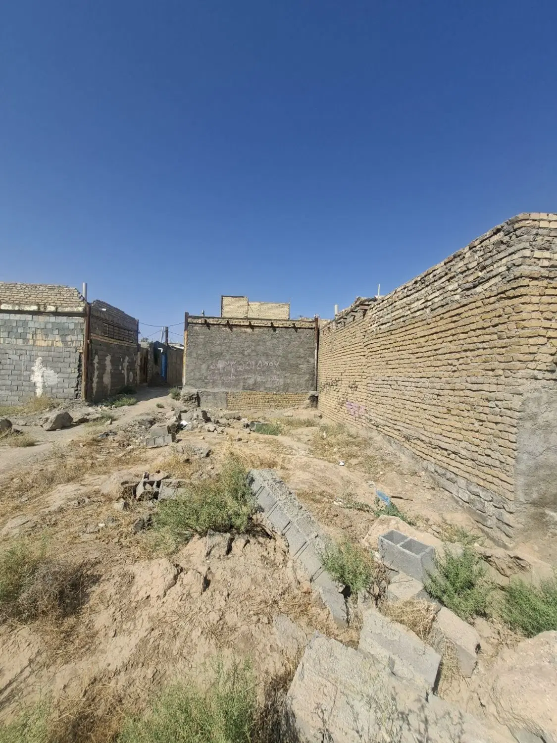 زمین ۶۰ متری سردو نبش