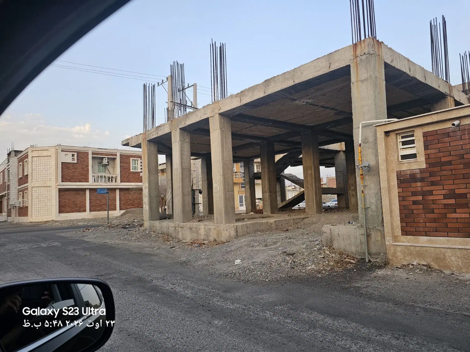 ملک پاسداران ۲۷۰ متر اسکلت