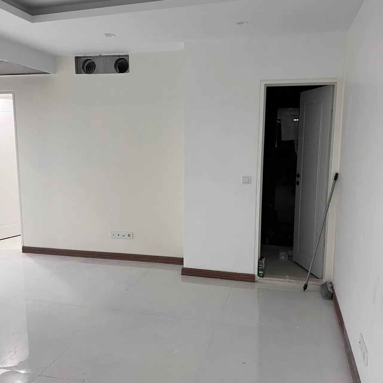 نوساز ۵۹ متری دو خواب انتهای بلوار گلشناس
