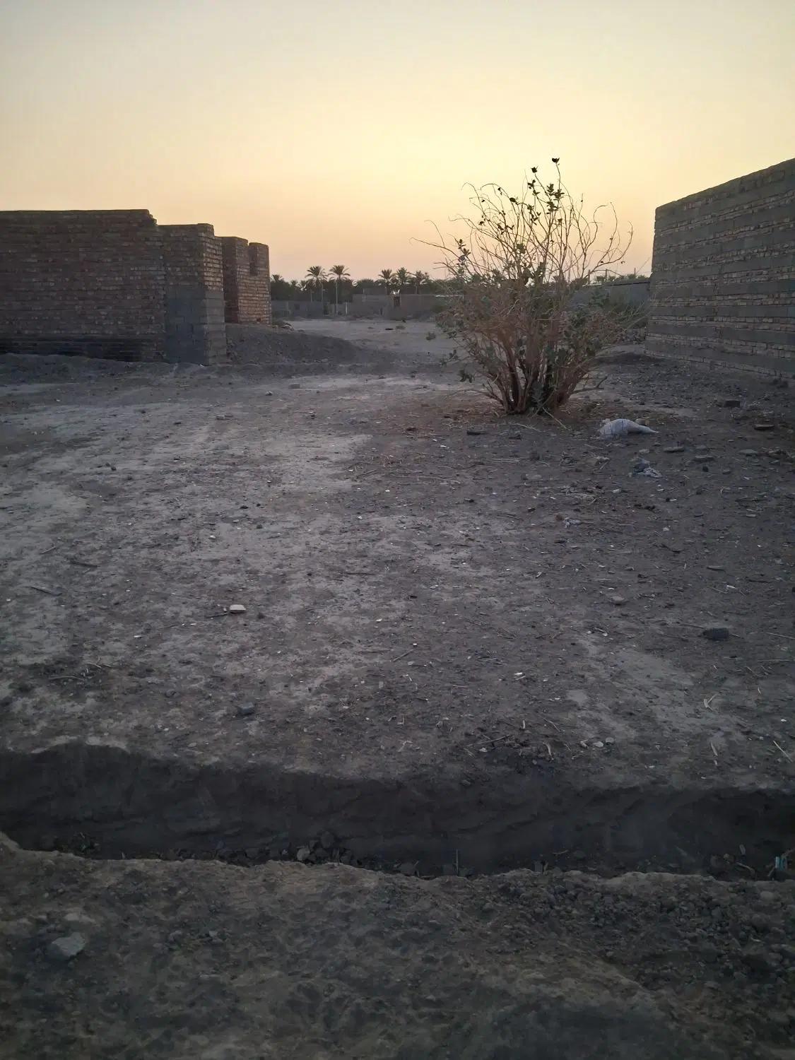 زمین کریم اباد