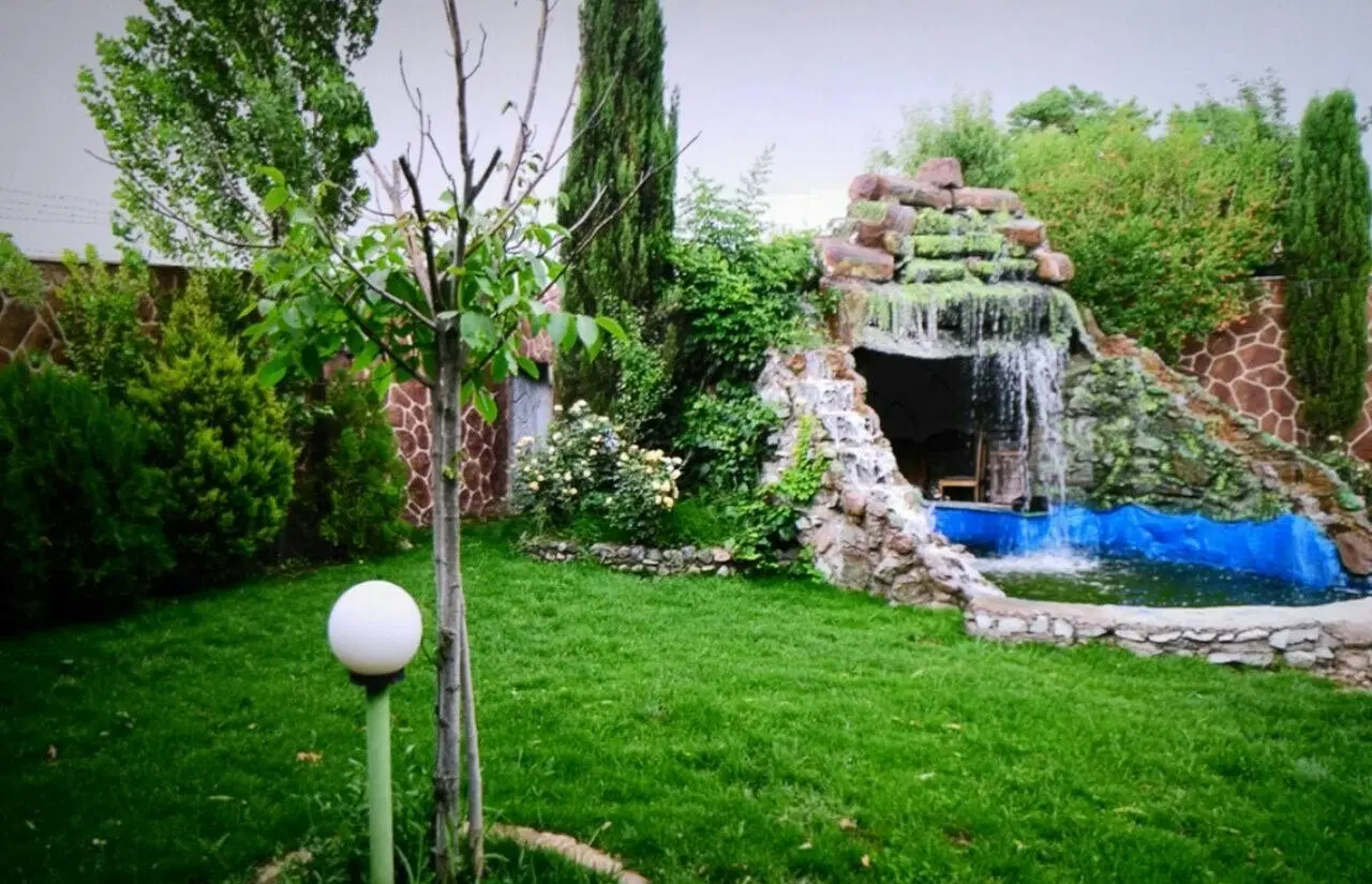 زمین دیواردار