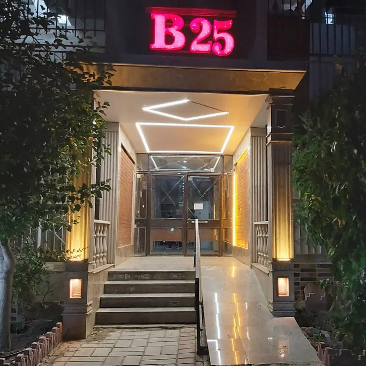 اپارتمان دو خواب کوزو۶ با انباری طبقه۱۳
