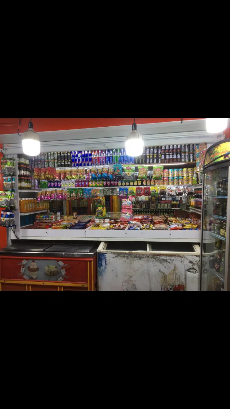 دکه تنقلات وکیوسک روزنامه وسیگار