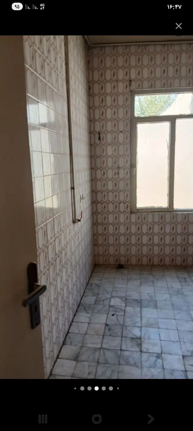 خانه سه طبقه دربستی سه سرویس