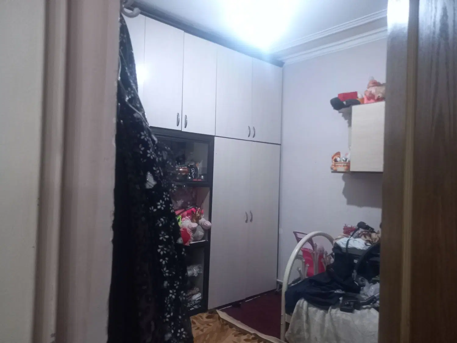 حیاط به متراژ * ۸۰ متر * خ. بهار