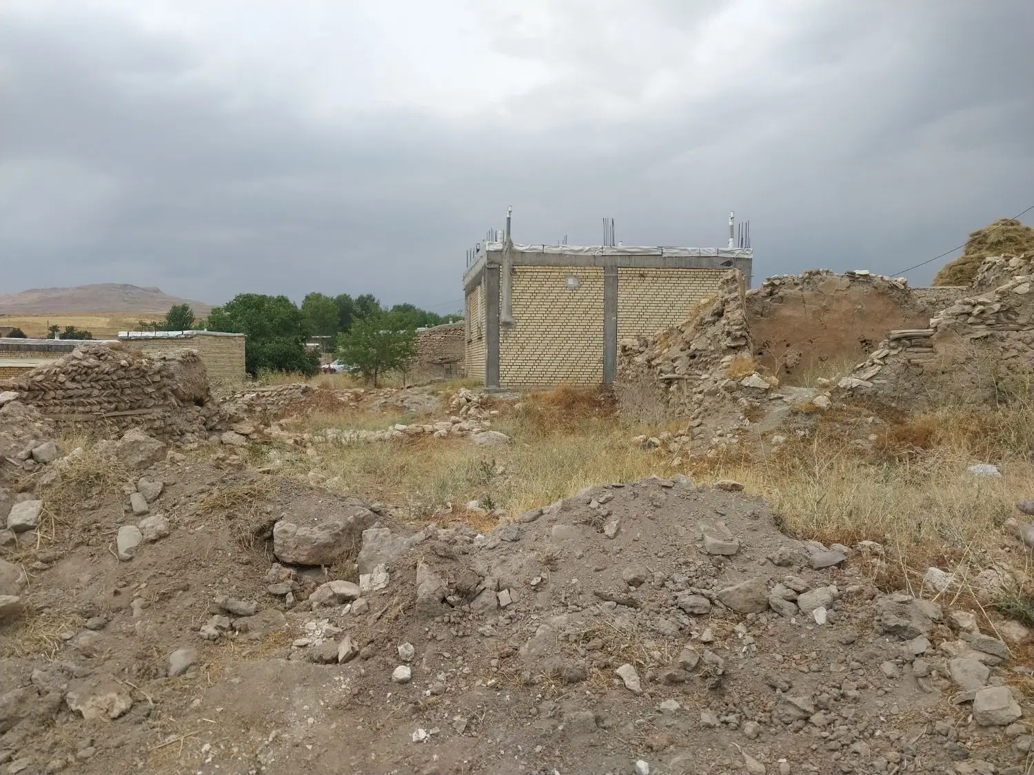 زمین مسکونی واقع در روستای بابانظر دارای سند