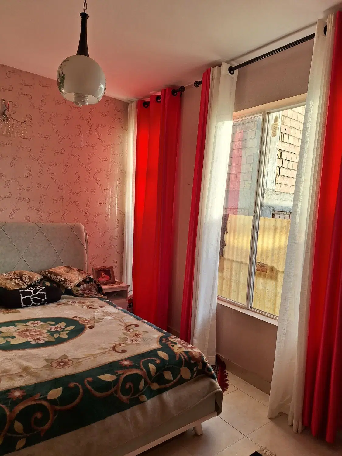 غرق نور نزدیک ایستگاه خطی نزدیک باشگاه جنب پارک