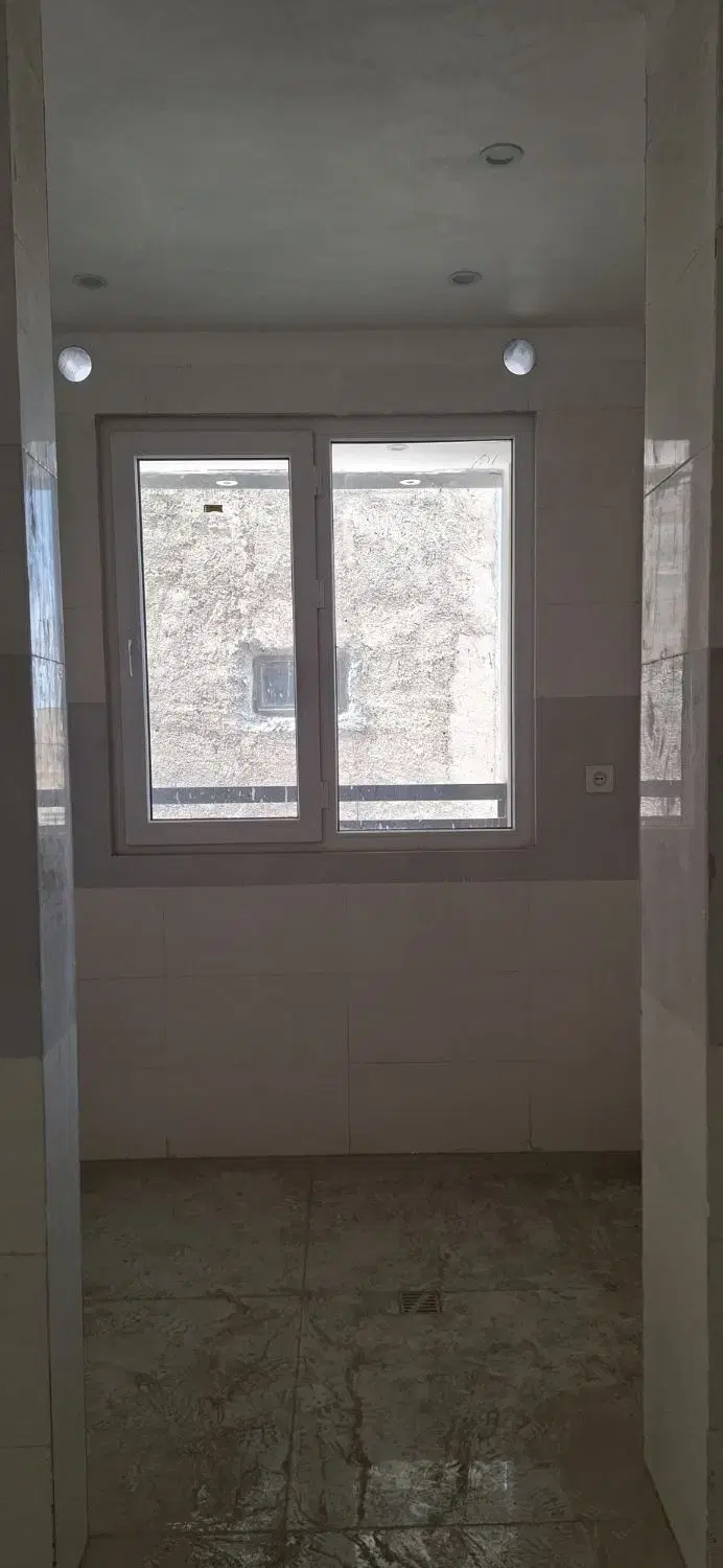 تک واحدی ۲۰۰ متری کلید نخورده.