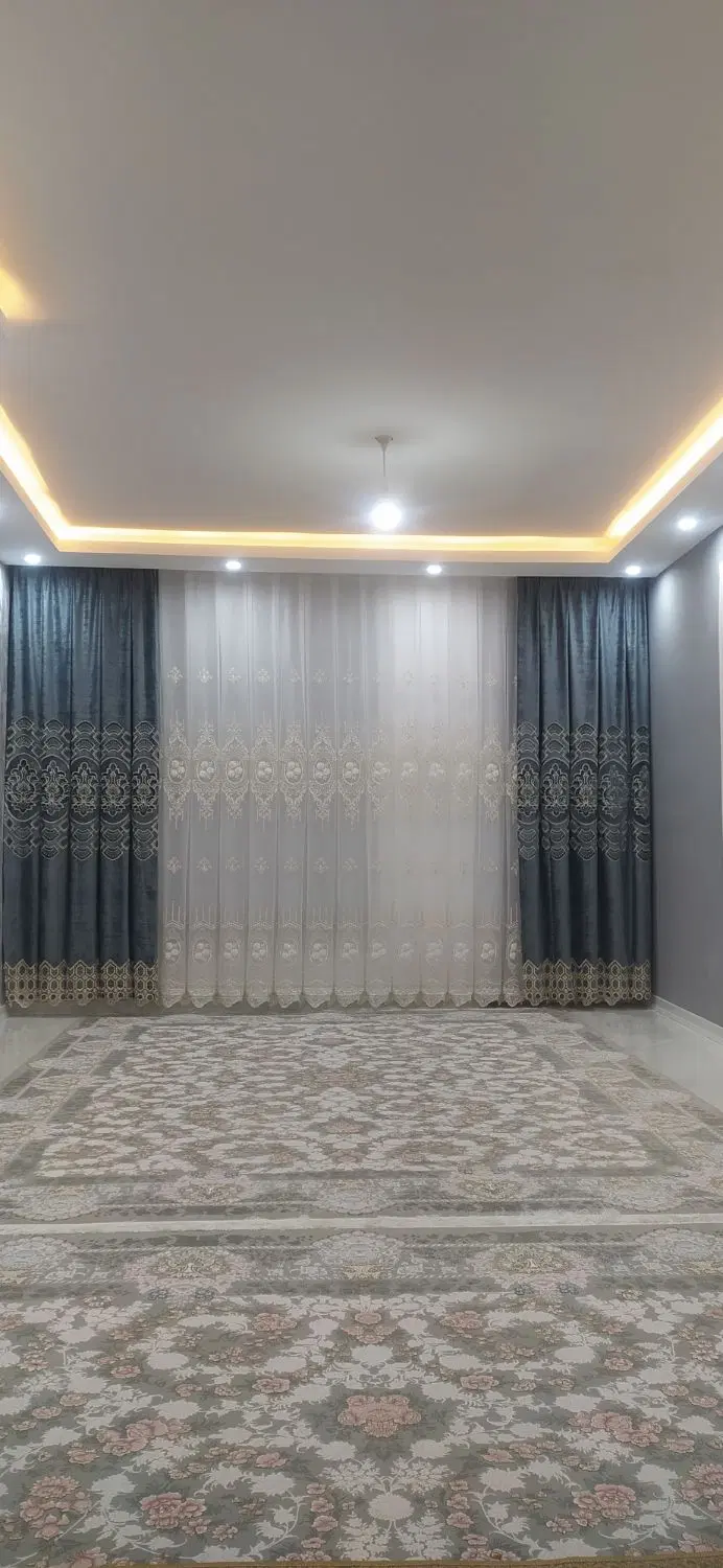 ویلایی دو طبقه هر طبقه درب مستقل  135متری هر طبقه