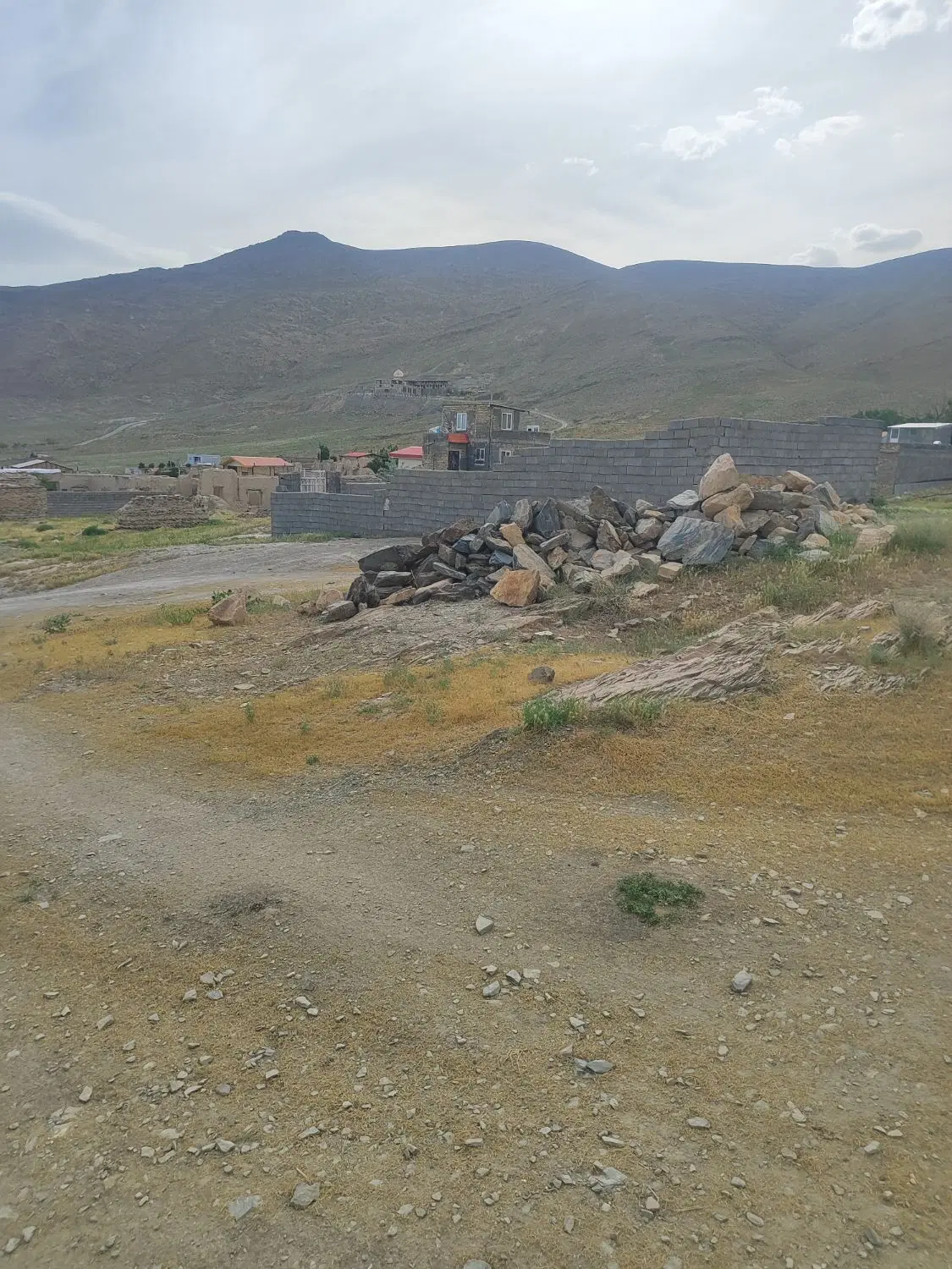 زمین فروشی مهاجران روستایی ریز