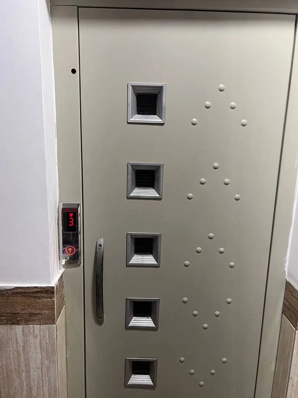 آپارتمان۹۰متری۲خابه بااسانسور