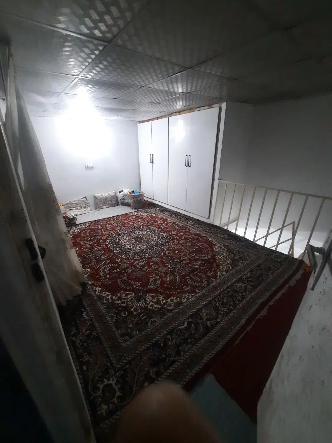 83مترتک واحدی+۶۰متراتاق و پشت بام