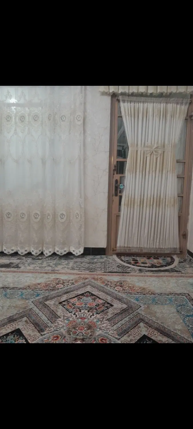 همخونه.خونه ندارم