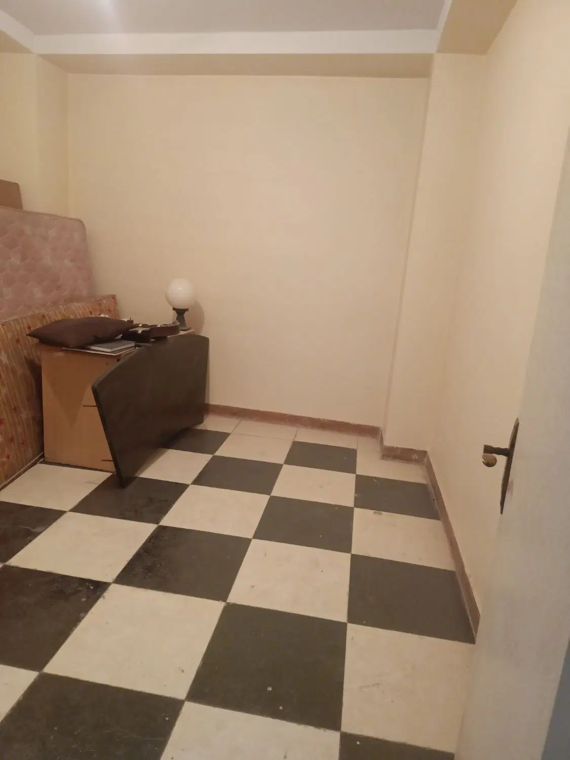 80 متری اسانسور دار