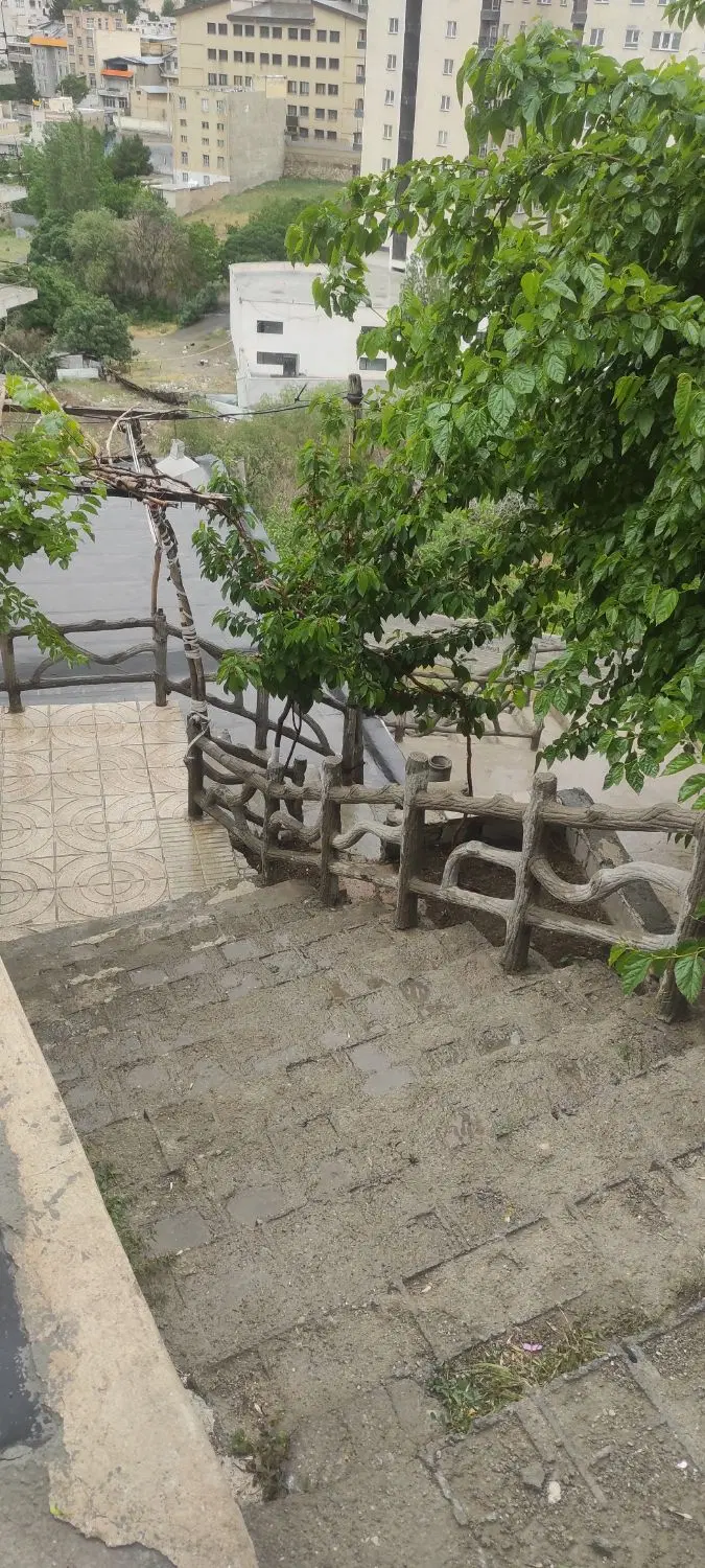 خانه یک طبقه دربستی.