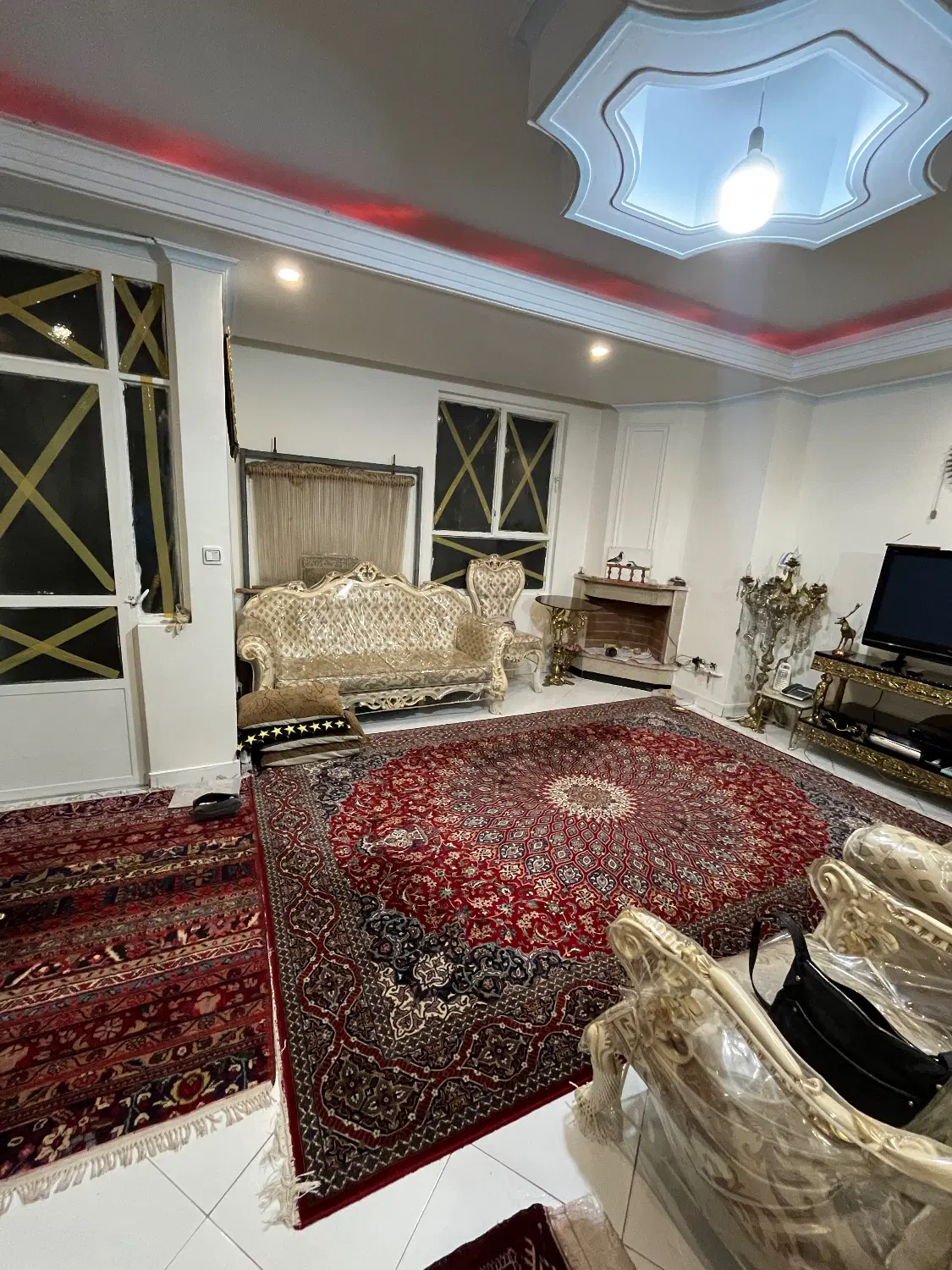 ۶۱ متری طبقه اول نورگیر عالی فاز۲ اندیشه شهرک کوثر