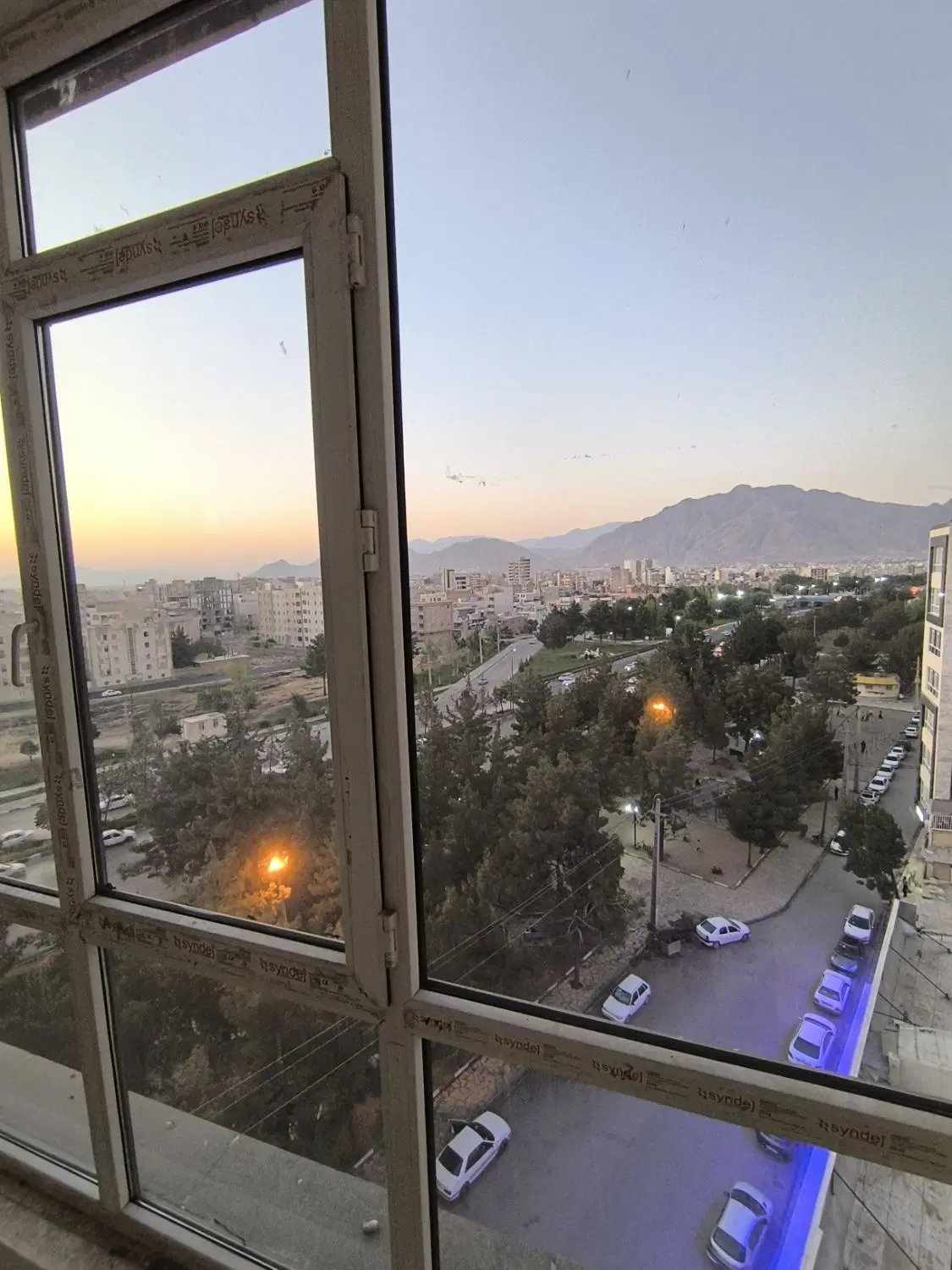280 متر آپارتمان نو ساز گلستان