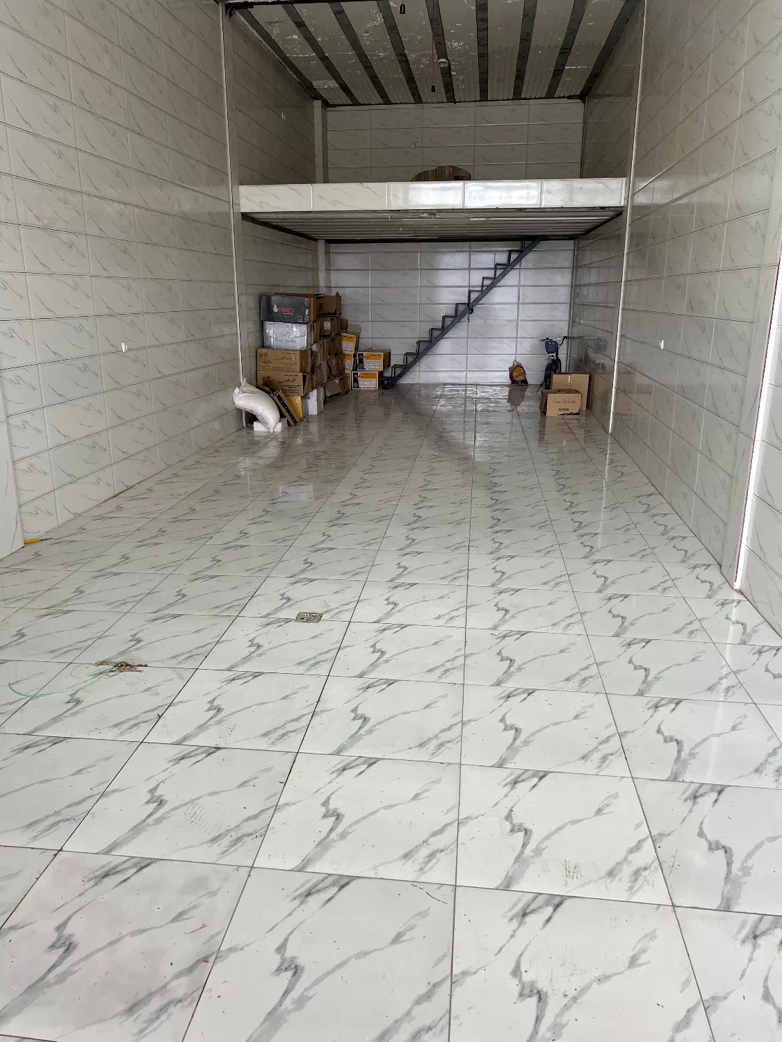 اجاره مغازه ۱۳۰ متری دولت آباد بر خیابان45 حافظ