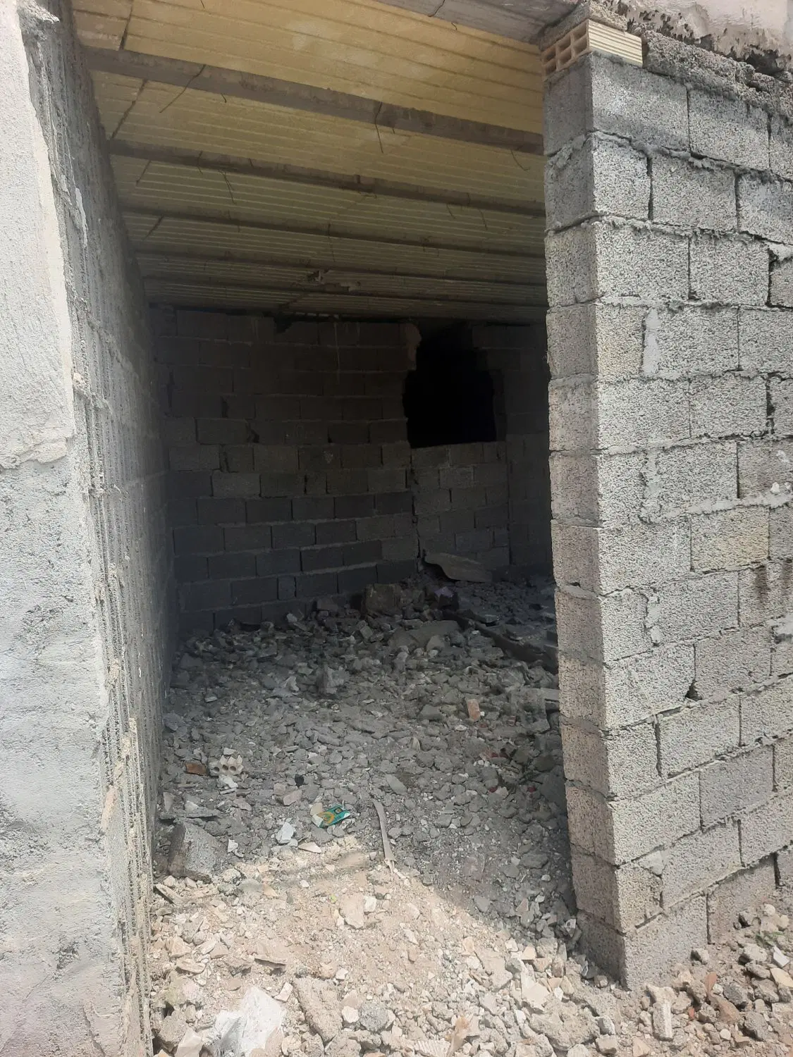 دوازده متر مغازه بفروش میرسد