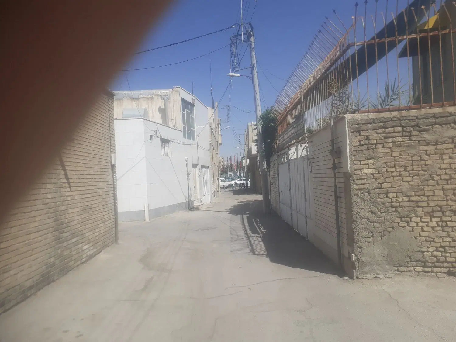 واحد ۱۲۶ متری کلنگی