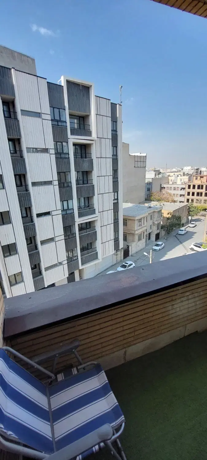 اجاره خانه ۱۲۰متری راه جدا  خیابان وکیلی