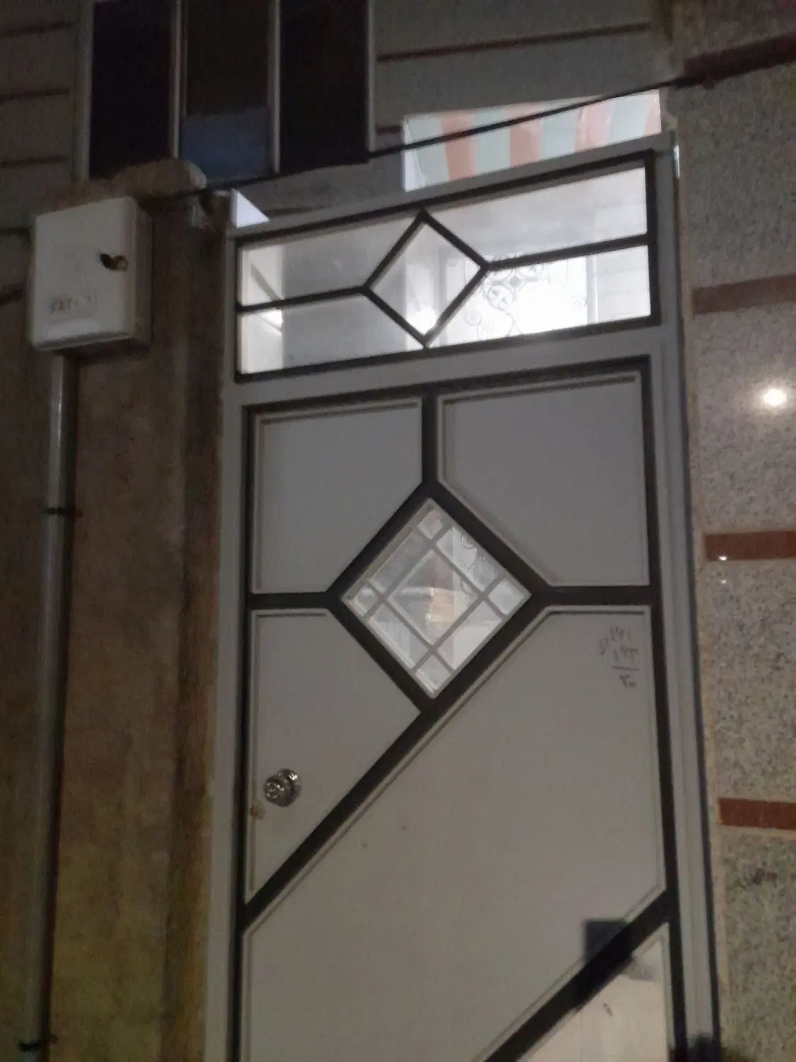 اجاره یک واحد مسکونی میدان انقلاب