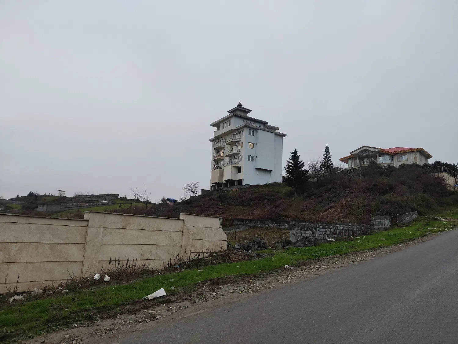 زمین فروشی