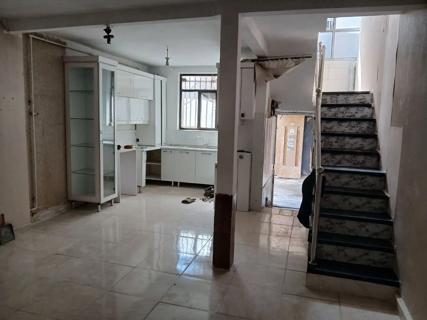 ملک فروشی حافظیه