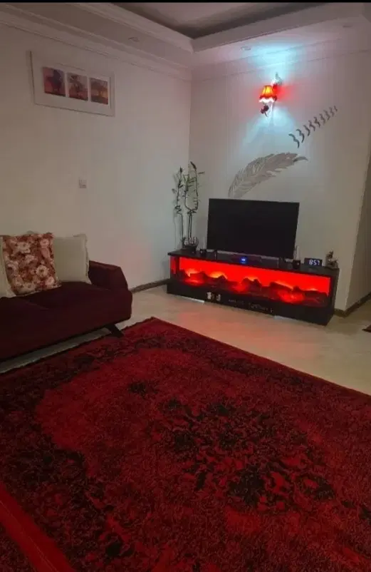 هم خونه خانم