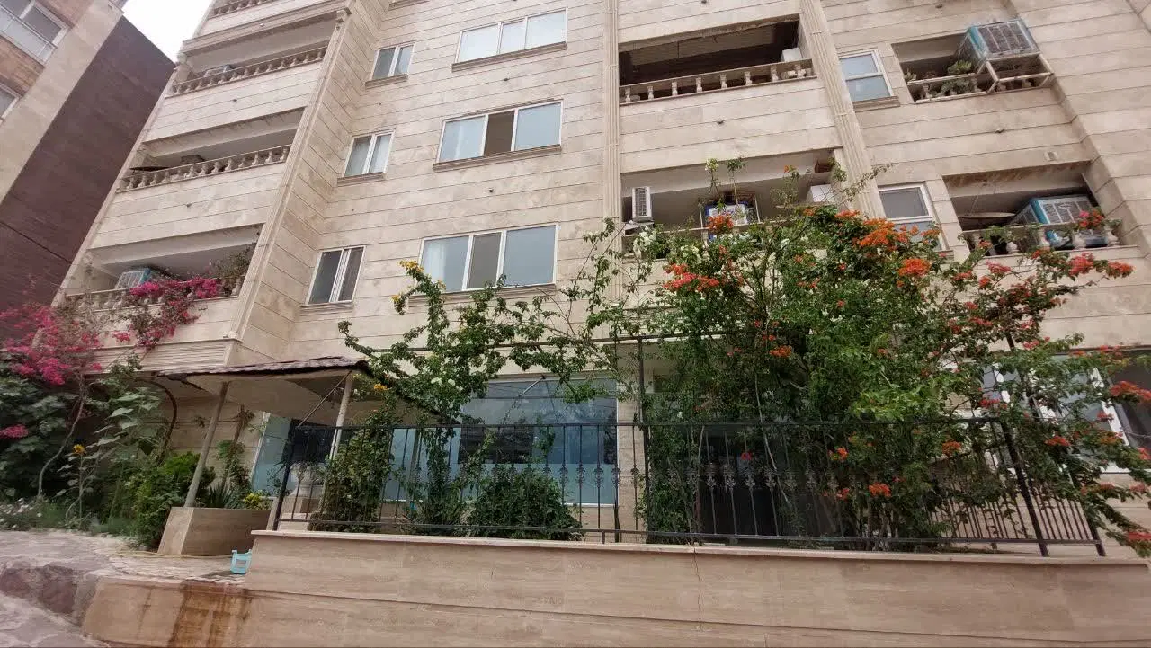 آپارتمان ۹۵ متری شیک و تر و تمیز