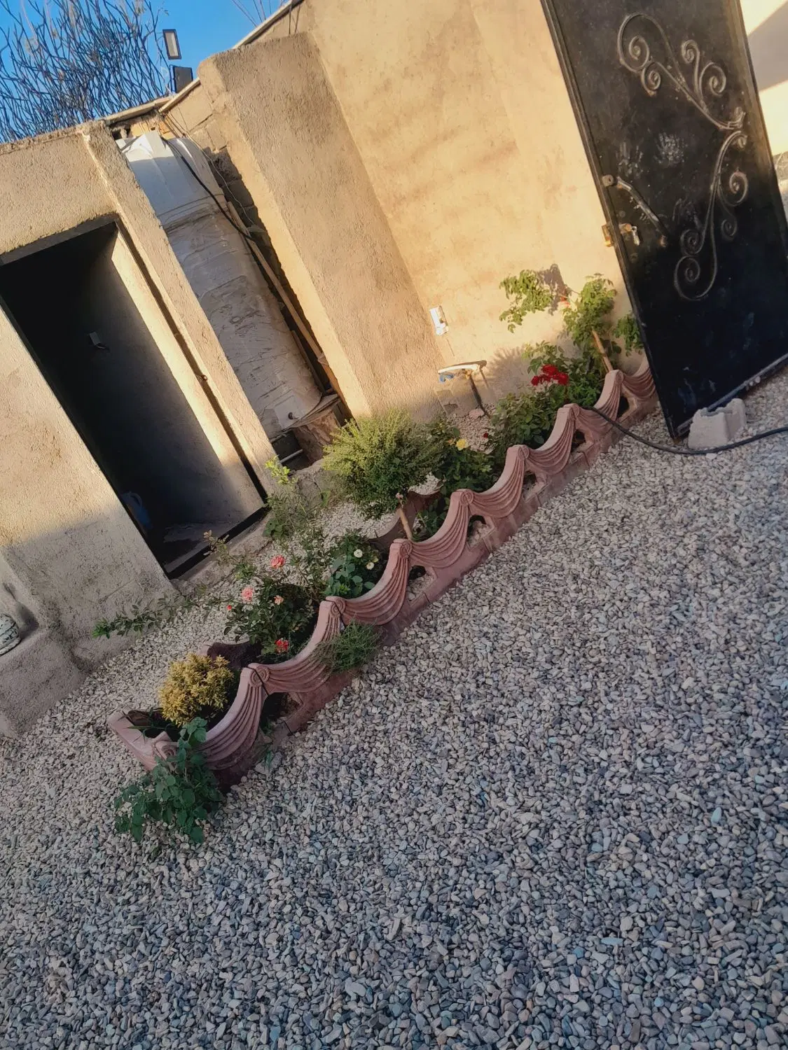 باغچه ۲۰۰ متری داخل مجموعه بهترین لوکیشن