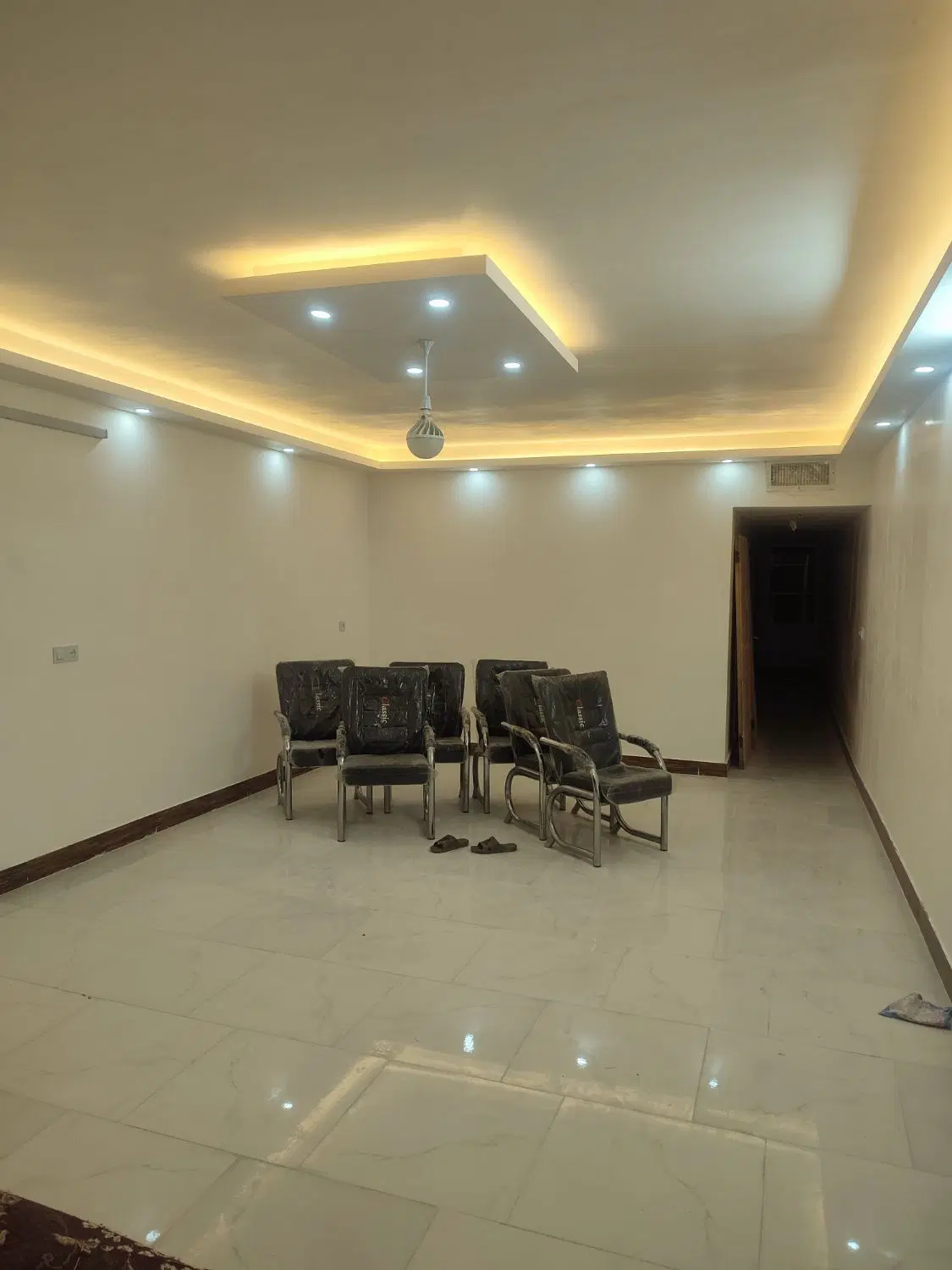 مغازه تجاری و منزل مسکونی