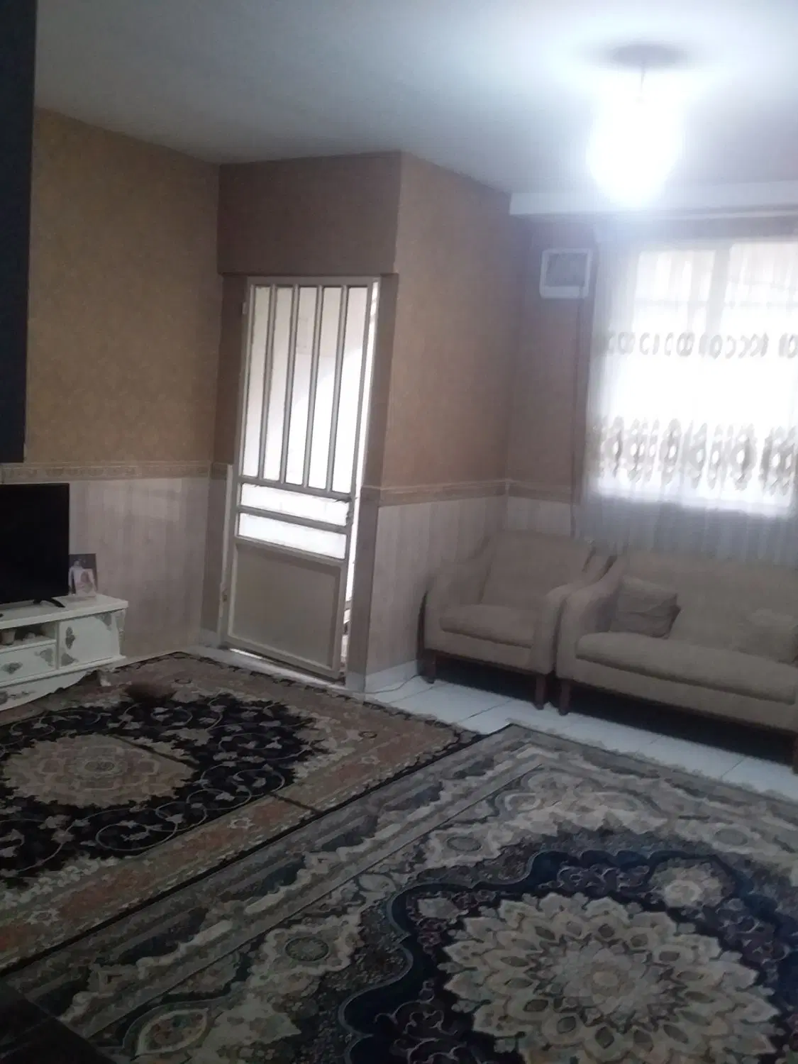 واحدفروشی طبقه همکف را جدا